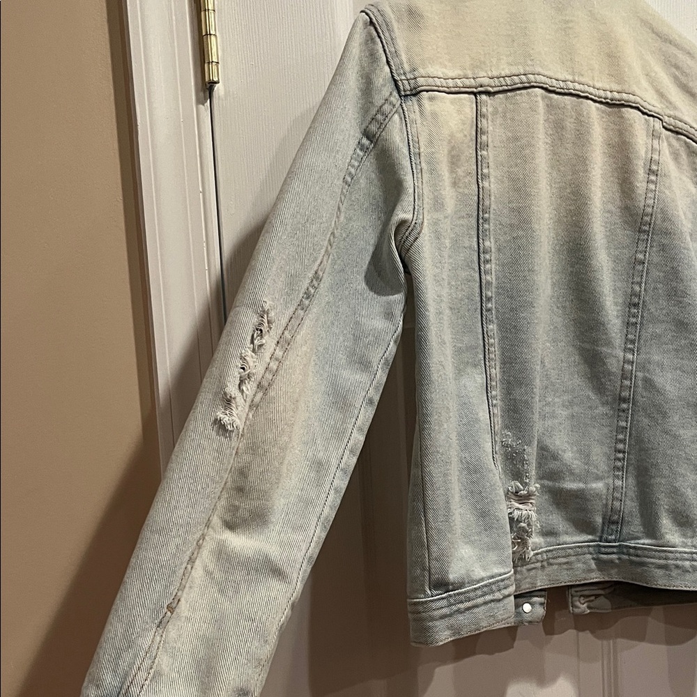Bleached Denim jacket with Alien patch - Picture 10 of 11
